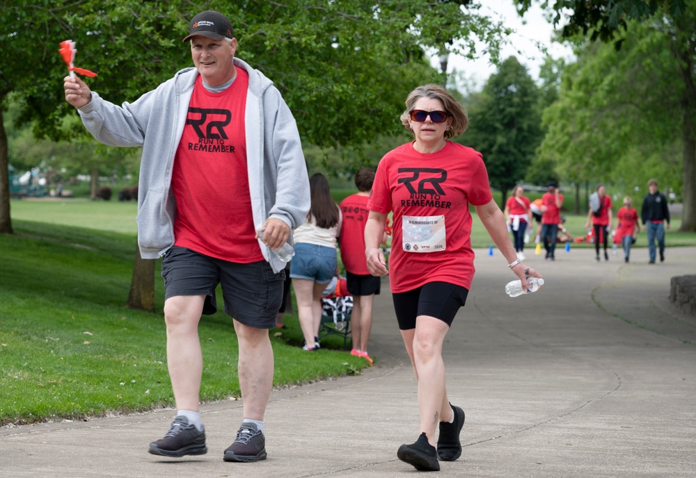 Oregon Guard runs to remember the fallen