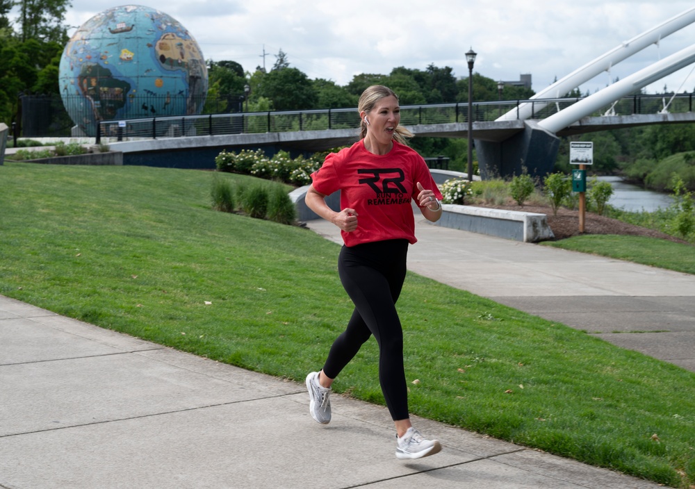 Oregon Guard runs to remember the fallen