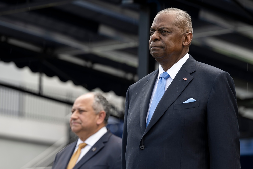 SD Delivers Keynote Address at USNA Commencement