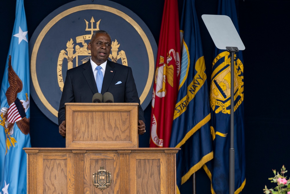 SD Delivers Keynote Address at USNA Commencement