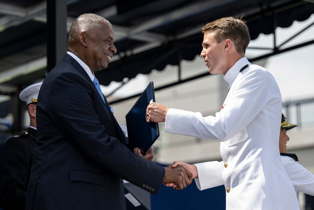 SD Delivers Keynote Address at USNA Commencement