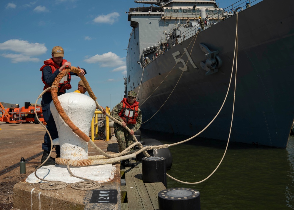USS Oak Hill Departs Naval Station Norfolk for Deployment