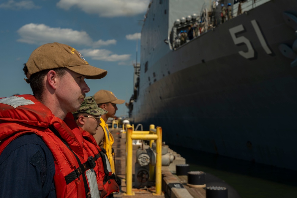 USS Oak Hill Departs Naval Station Norfolk for Deployment