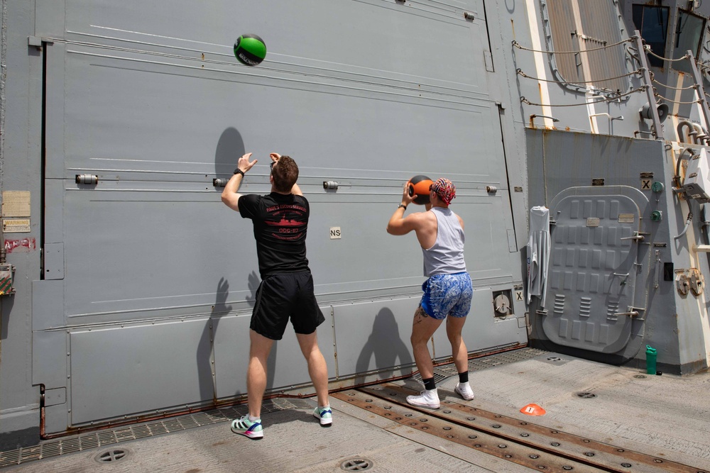 USS Paul Ignatius (DDG 117) Conducts 117 Fit Club Group Exercise