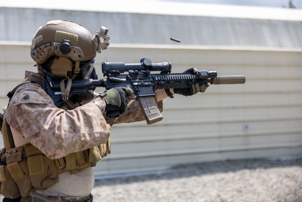 DVIDS - Images - French Service Member attends the Marine Corps ...