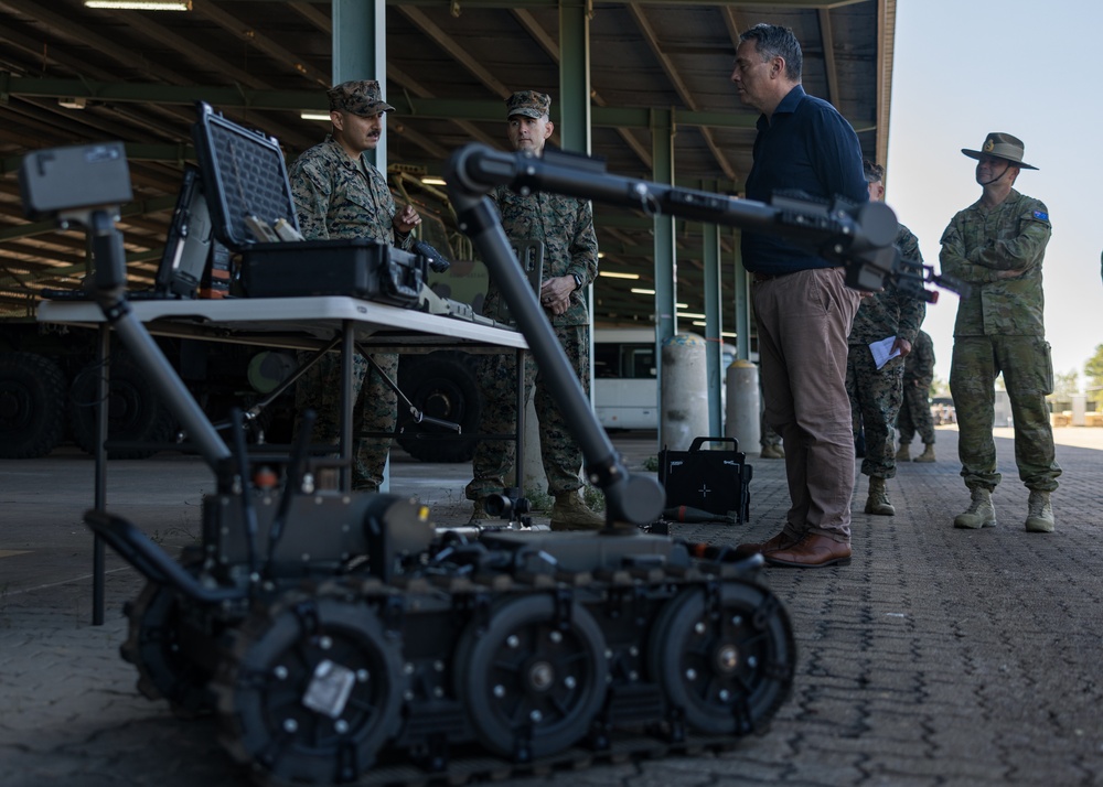 MRF-D 24.3: Australian Deputy Prime Minister visits Marines in Darwin