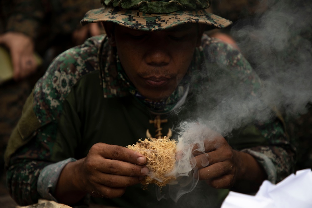 ACDC: 1/7, Armed Forces of the Philippines service members conduct jungle survival training