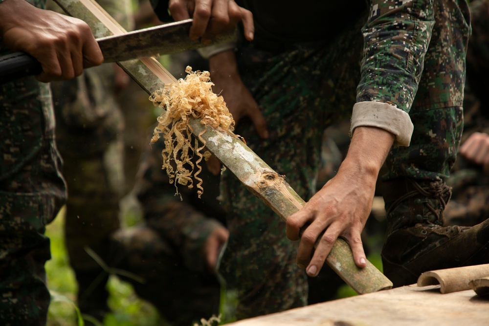 ACDC: 1/7, Armed Forces of the Philippines service members conduct jungle survival training