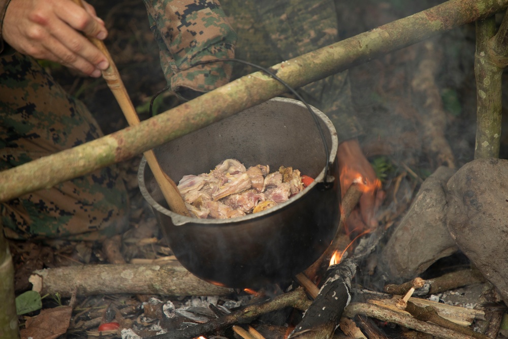 ACDC: 1/7, Armed Forces of the Philippines service members conduct jungle survival training