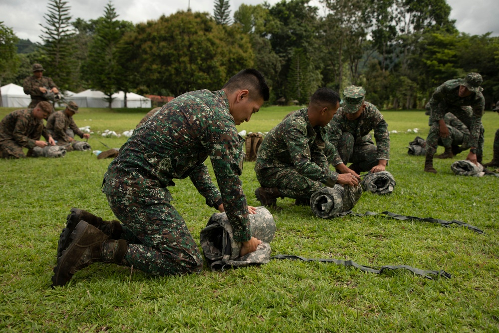 ACDC: 1/7 conducts CBRN SMEE with Philippine service members