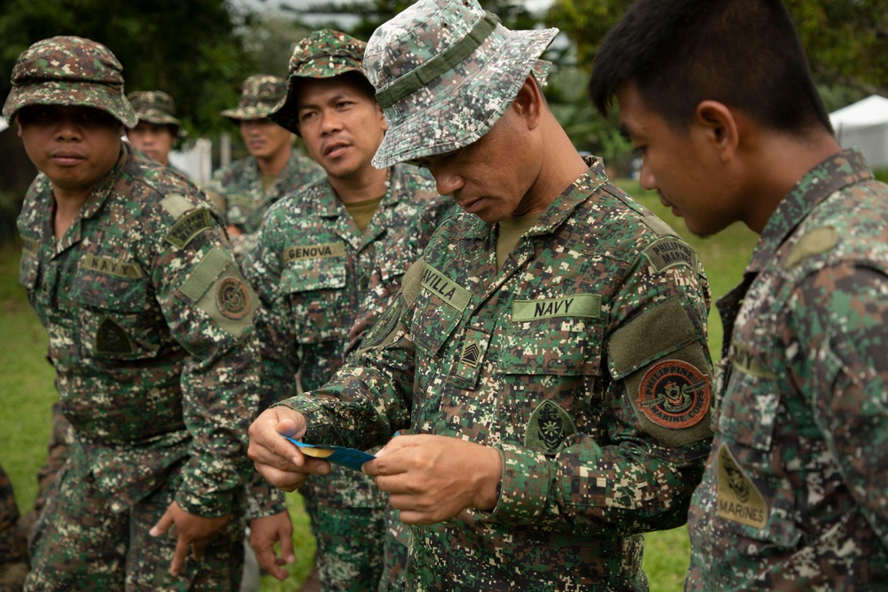 ACDC: 1/7 conducts CBRN SMEE with Philippine service members