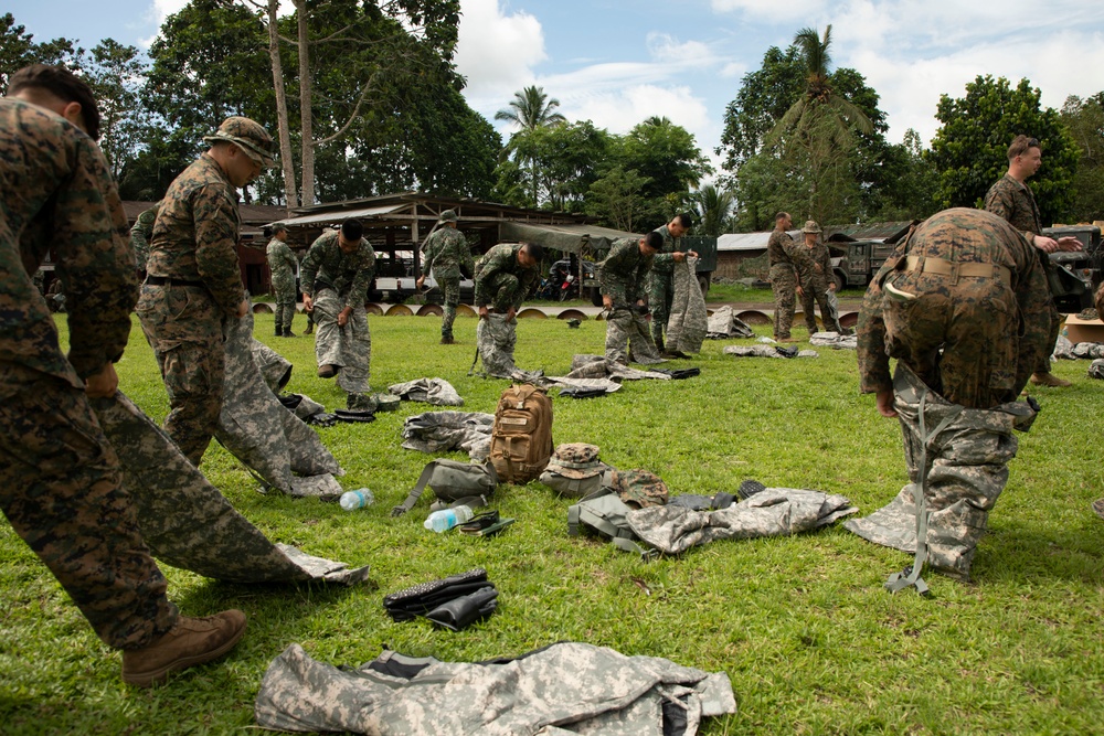 ACDC: 1/7 conducts CBRN SMEE with Philippine service members