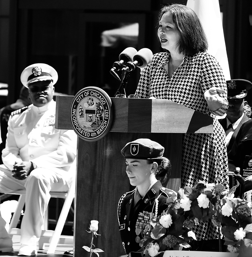 Medal of Honor Recipient, Glass Ceiling Shattering Coast Guard Admiral, and U.S. Senator Honor Fallen at Chicago Memorial Day Wreath-laying Ceremony