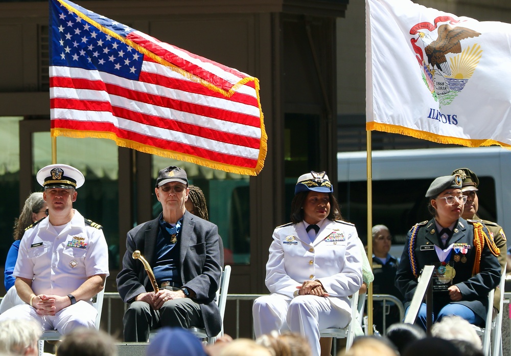 Medal of Honor Recipient, Glass Ceiling Shattering Coast Guard Admiral, and U.S. Senator Honor Fallen at Chicago Memorial Day Wreath-laying Ceremony