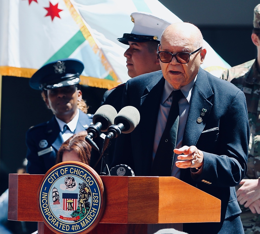 Medal of Honor Recipient, Glass Ceiling Shattering Coast Guard Admiral, and U.S. Senator Honor Fallen at Chicago Memorial Day Wreath-laying Ceremony