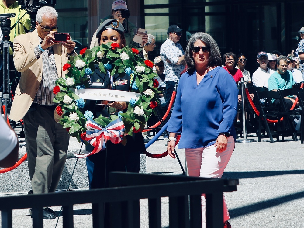 Medal of Honor Recipient, Glass Ceiling Shattering Coast Guard Admiral, and U.S. Senator Honor Fallen at Chicago Memorial Day Wreath-laying Ceremony