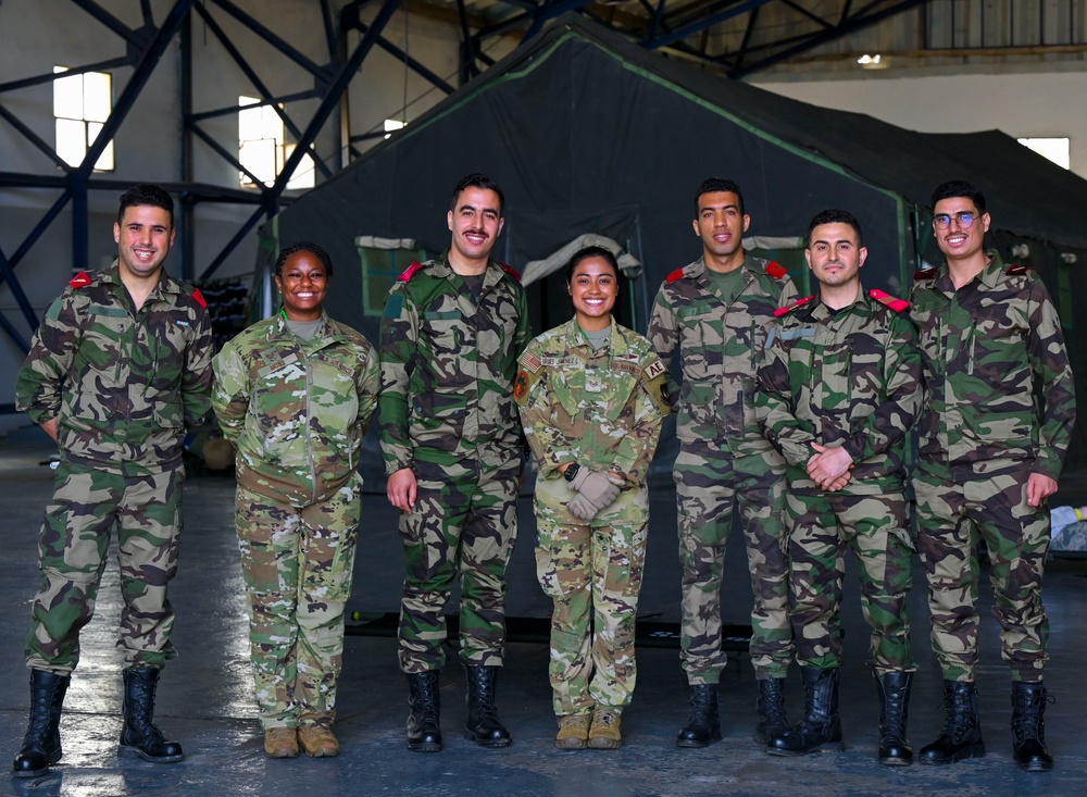Combined AE litter training at African Lion 2024