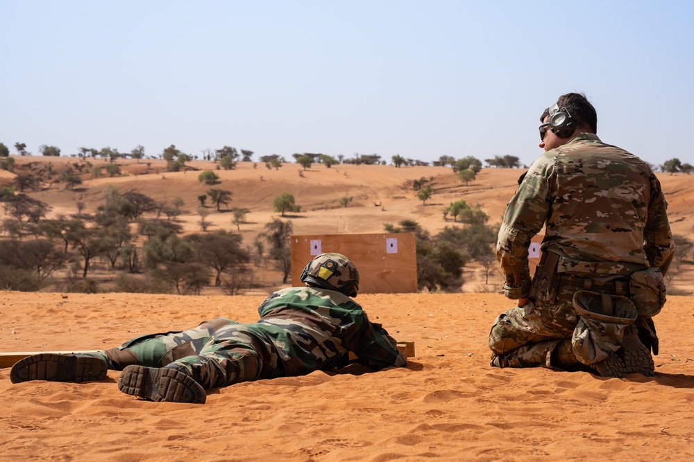 US, Netherlands train Armed Forces of Senegal on marksmanship skills