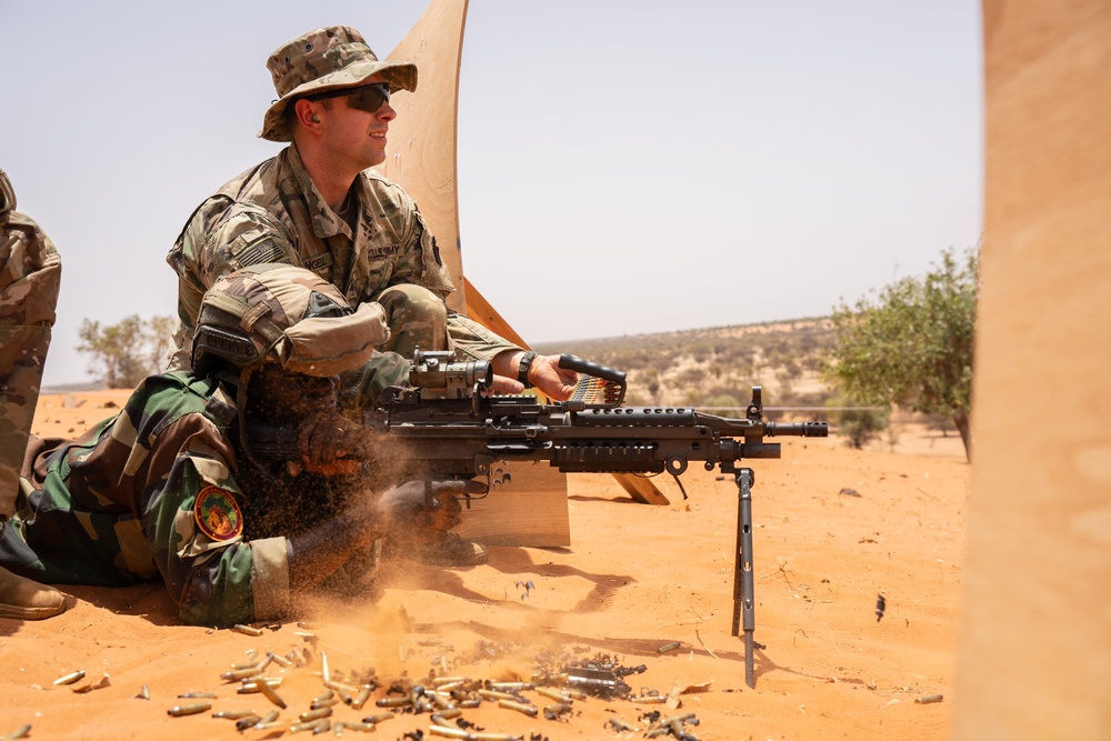 US, Netherlands train Armed Forces of Senegal on marksmanship skills