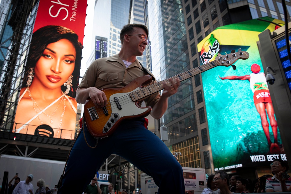 Service Members Host Concert In Times Square