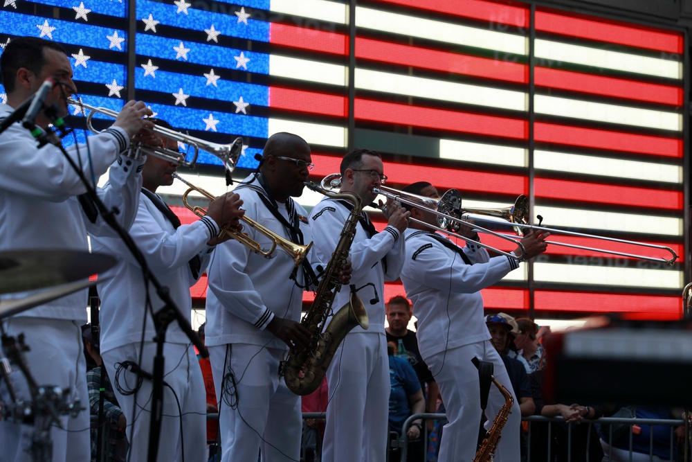Service Members Host Concert In Times Square