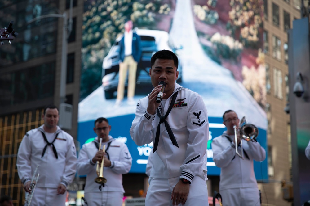 Service Members hold Concert In Times Square