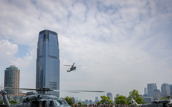 Fleet Week New York 2024: Liberty State Park aircraft arrival