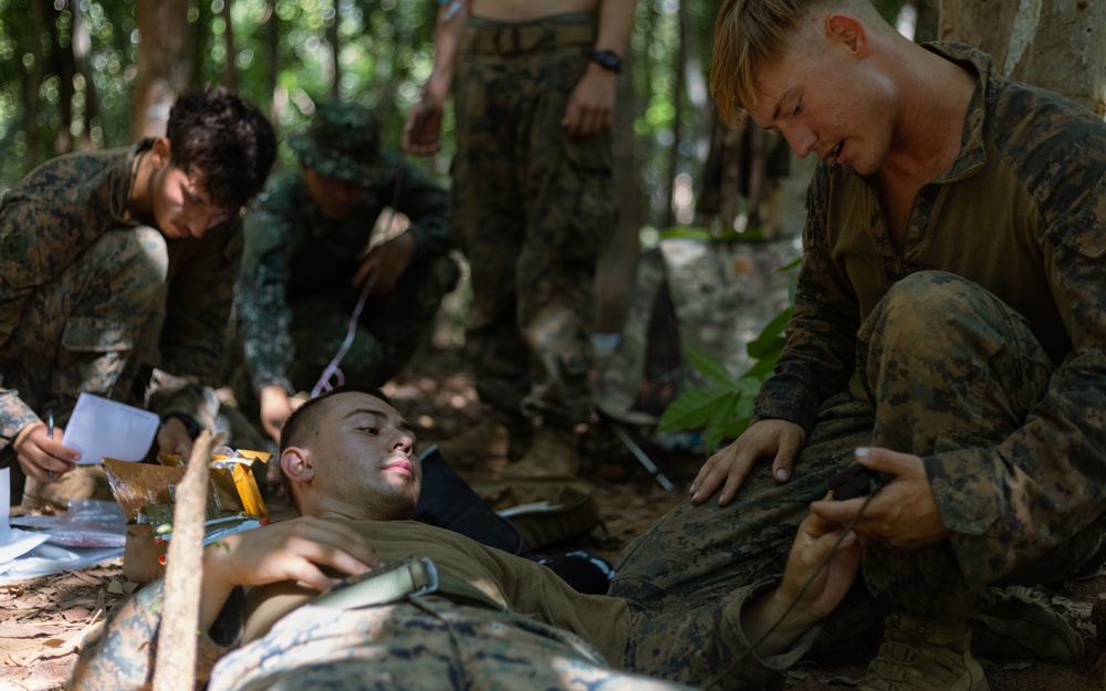 3rd LCT Scouts Train with PMC 63rd Force Recon