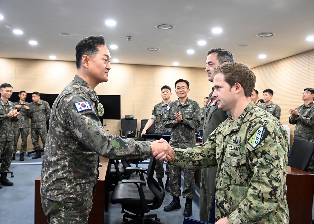 U.S. Navy’s Task Force 70, Republic of Korea Navy Maritime Task Flotilla 7 join for Composite Warfare Committee Meeting