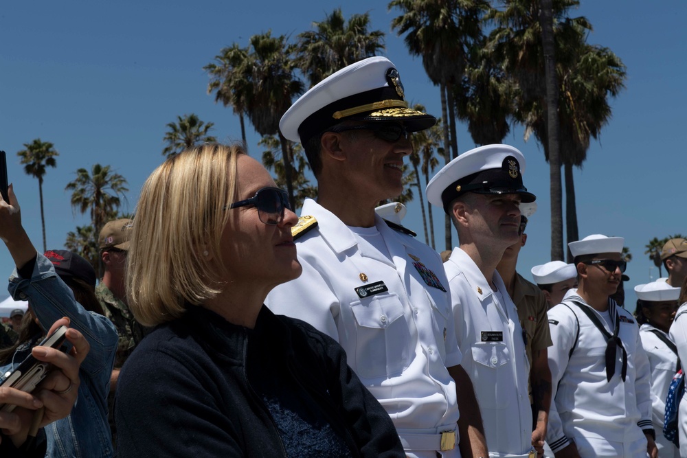 Sailors and Marines Attend a Beach Clean up during Los Angeles Fleet Week