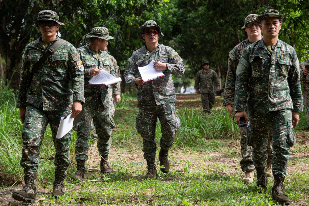 ACDC: MWSS-371 conducts route reconnaissance training with Philippine service members