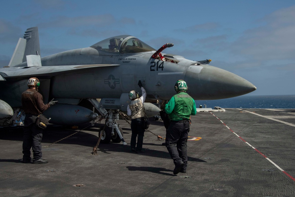 Abraham Lincoln conducts flight operations