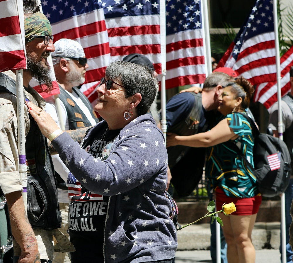 Illinois National Guard Gold Star Families Honor Their Fallen Soldiers at Chicago Memorial Day Parade