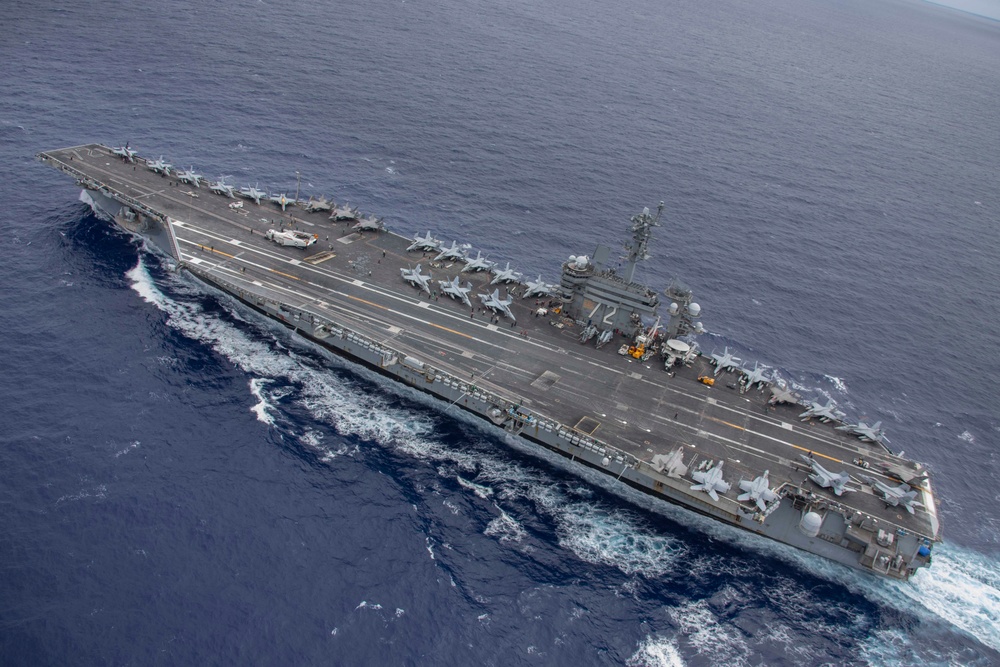Abraham Lincoln sails through the Pacific Ocean