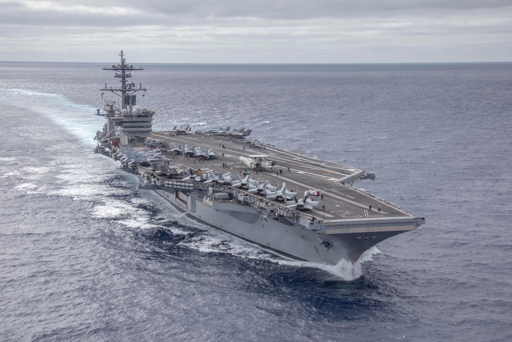 Abraham Lincoln sails through the Pacific Ocean