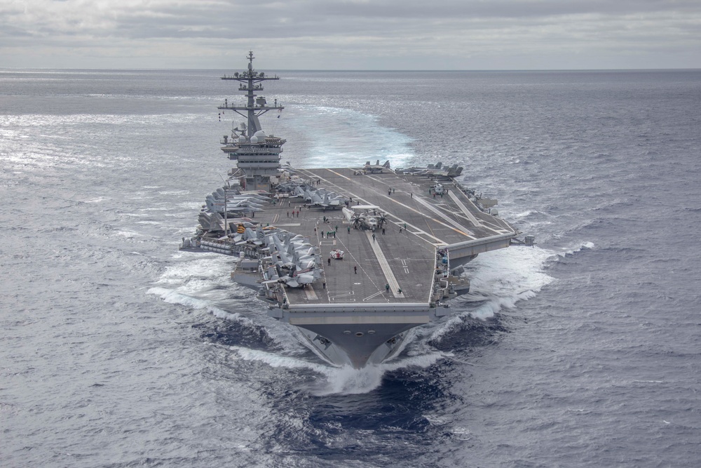 Abraham Lincoln sails through the Pacific Ocean