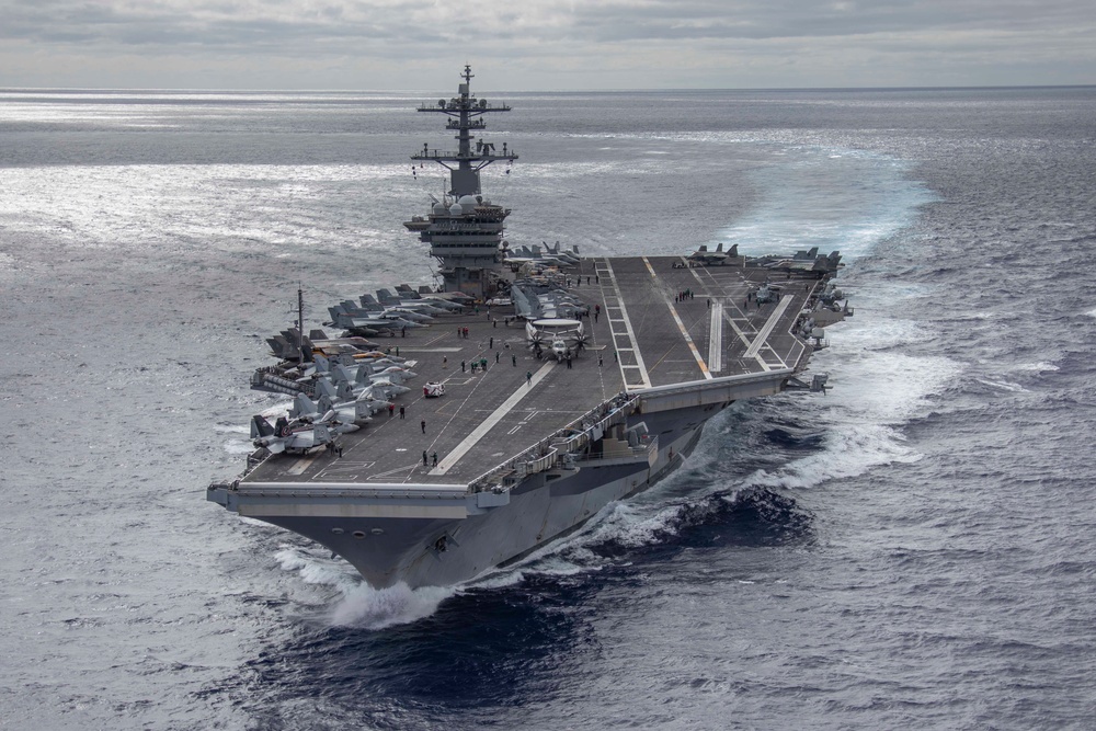 Abraham Lincoln sails through the Pacific Ocean