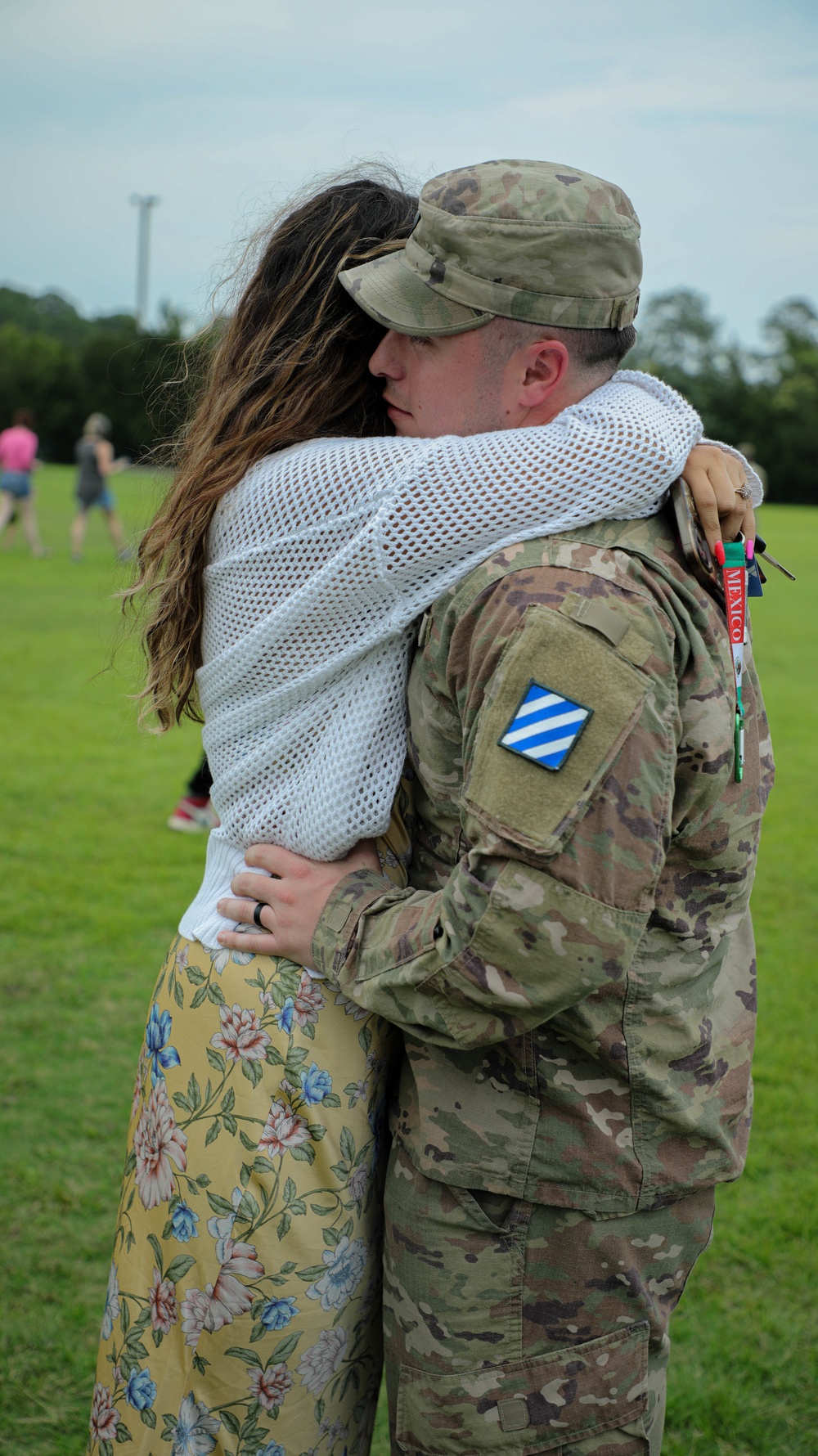 3rd Infantry Division Soldiers reunite with Families