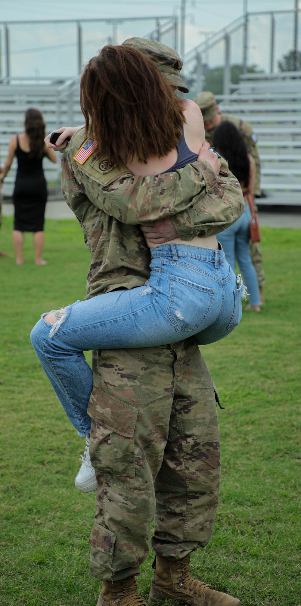 3rd Infantry Division Soldiers reunite with Families