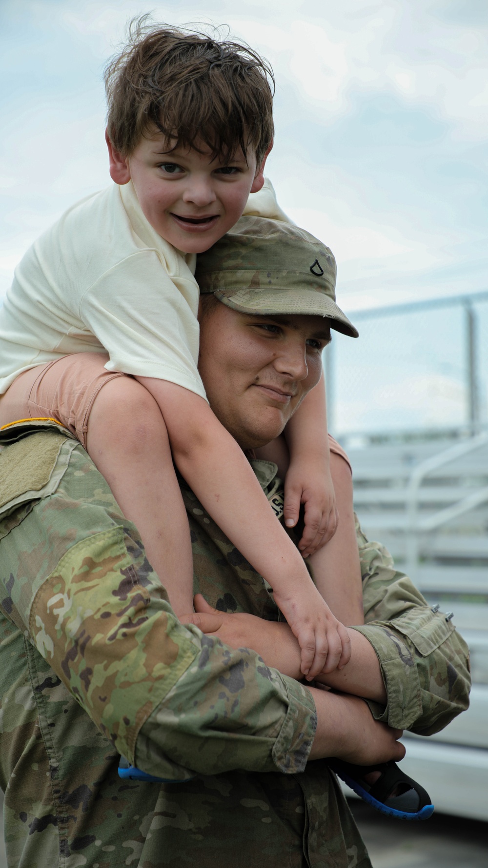 3rd Infantry Division Soldiers reunite with Families