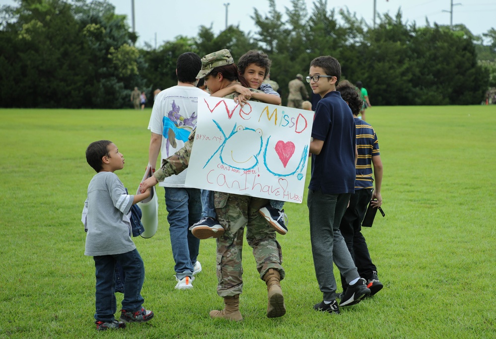 3rd Infantry Division Soldiers reunite with Families