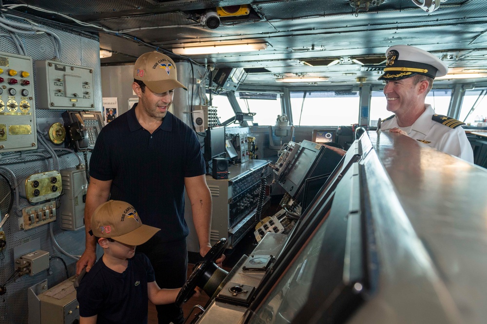 Josh Peck Tours USS Carl Vinson (CVN 70) during Los Angeles Fleet Week
