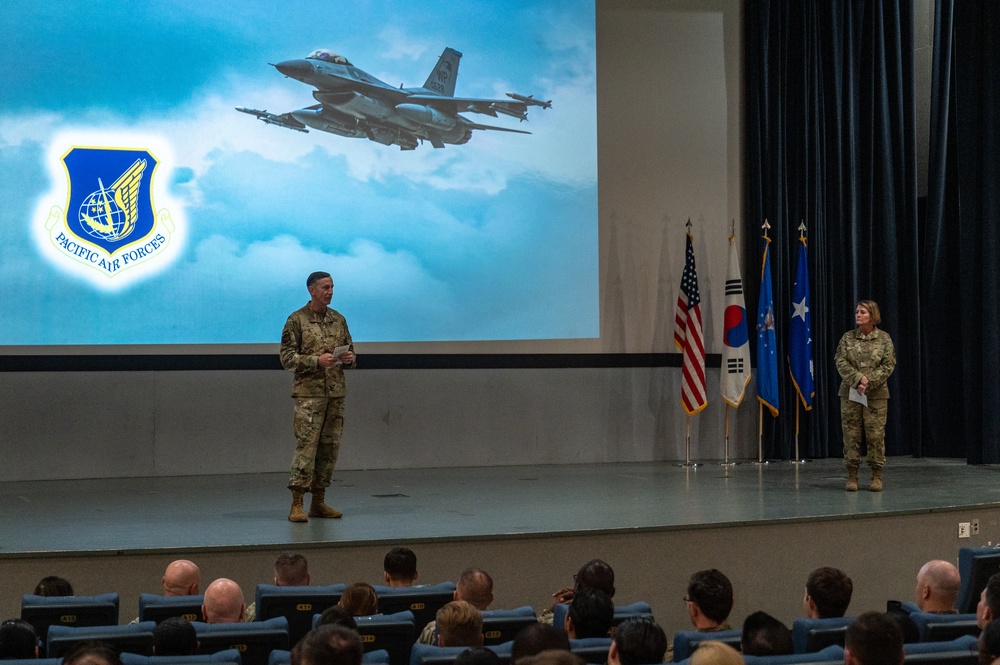 Pacific Air Forces command team visits Wolf Pack, gives strategic outlook