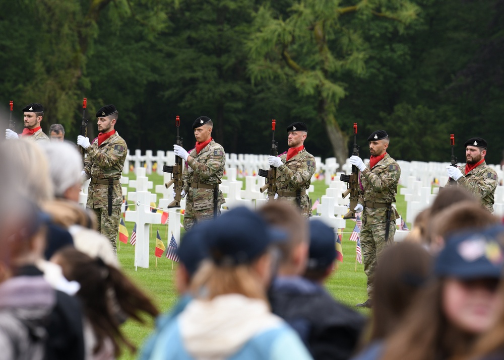 The Armed Forces of Belgium completes their Military Salute