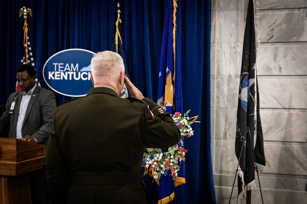 Kentucky adjutant general lays wreath at state Memorial Day service
