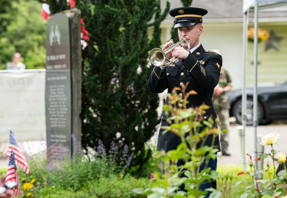 Oregon Citizen-Soldiers and Airmen take part in Memorial Day ceremonies around the state