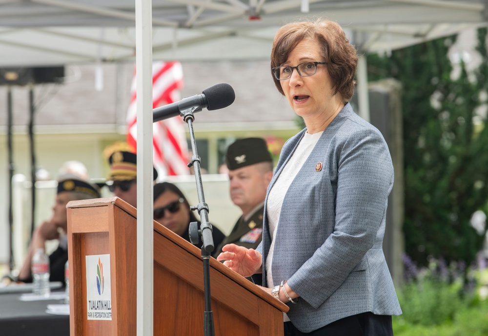 Oregon Citizen-Soldiers and Airmen take part in Memorial Day ceremonies around the state