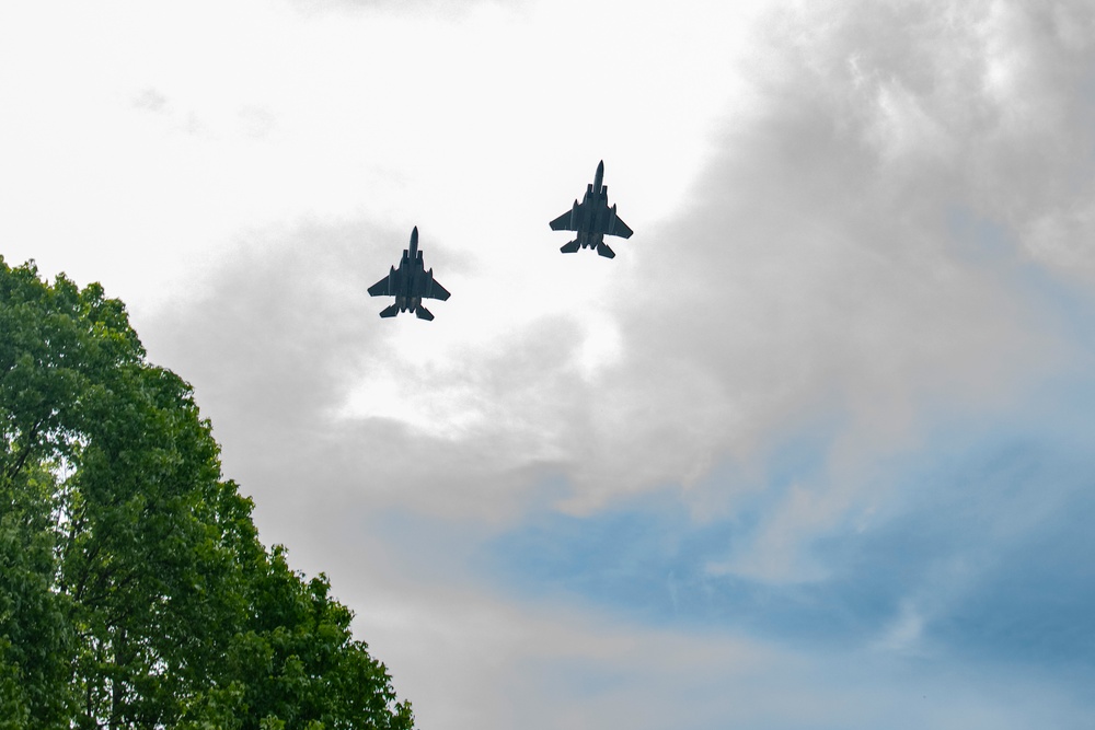 Oregon Citizen-Soldiers and Airmen take part in Memorial Day ceremonies around the state