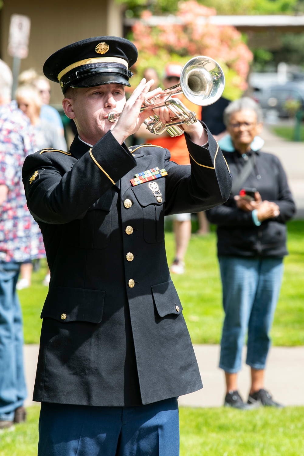 Oregon Citizen-Soldiers and Airmen take part in Memorial Day ceremonies around the state