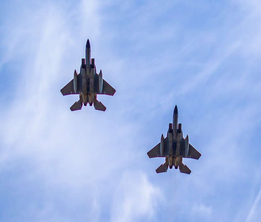 Oregon Citizen-Soldiers and Airmen take part in Memorial Day ceremonies around the state